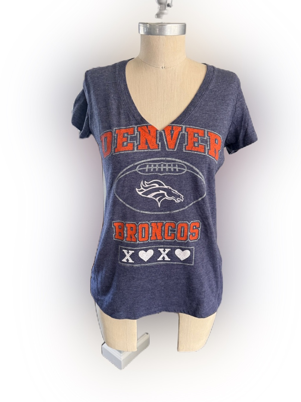 NFL Denver Broncos Women’s Short Sleeve Distressed Blue T Shirt. Size Small